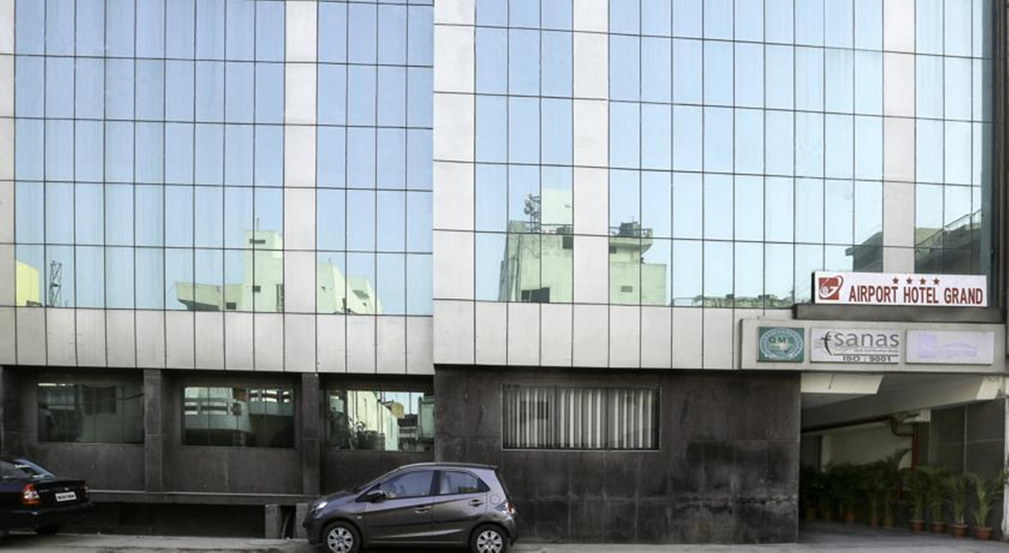 Airport Hotel Grand By Fantasia Ню Делхи Екстериор снимка